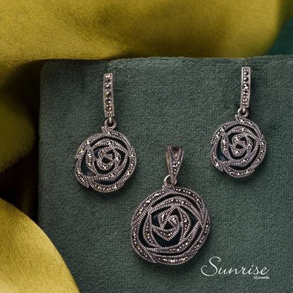 GREEN MARCASITE PENDANT SET