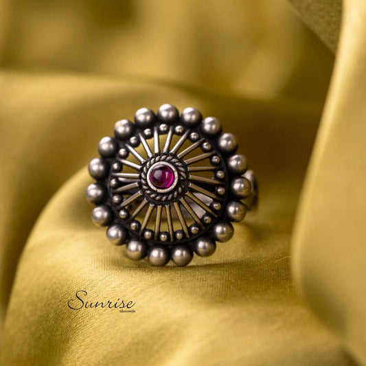 NIYATHI FINGER RING