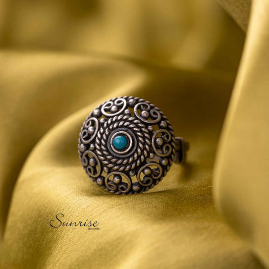 NEELIMA FINGER RING