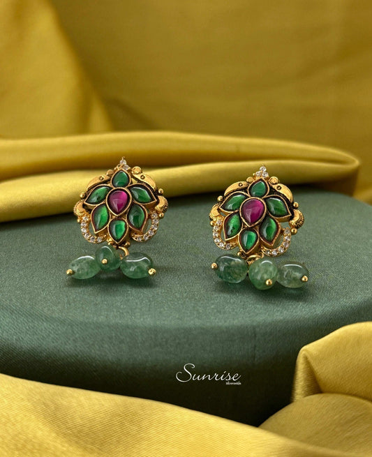 GREEN LEAF STUDS