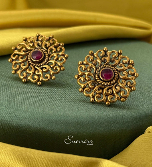 ANTIQUE STUDS