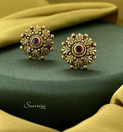 TRADITIONAL STUDS