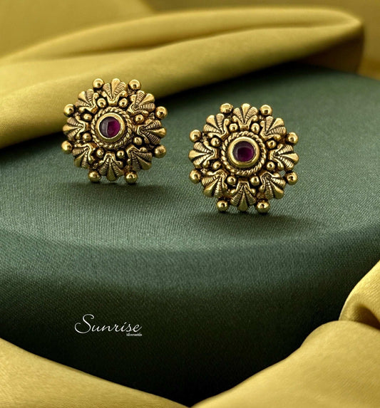 TRADITIONAL STUDS