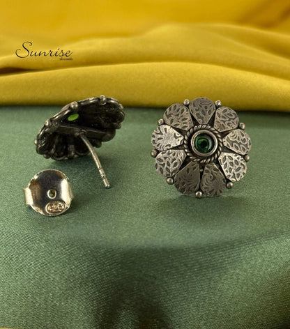 OXIDISED STUDS