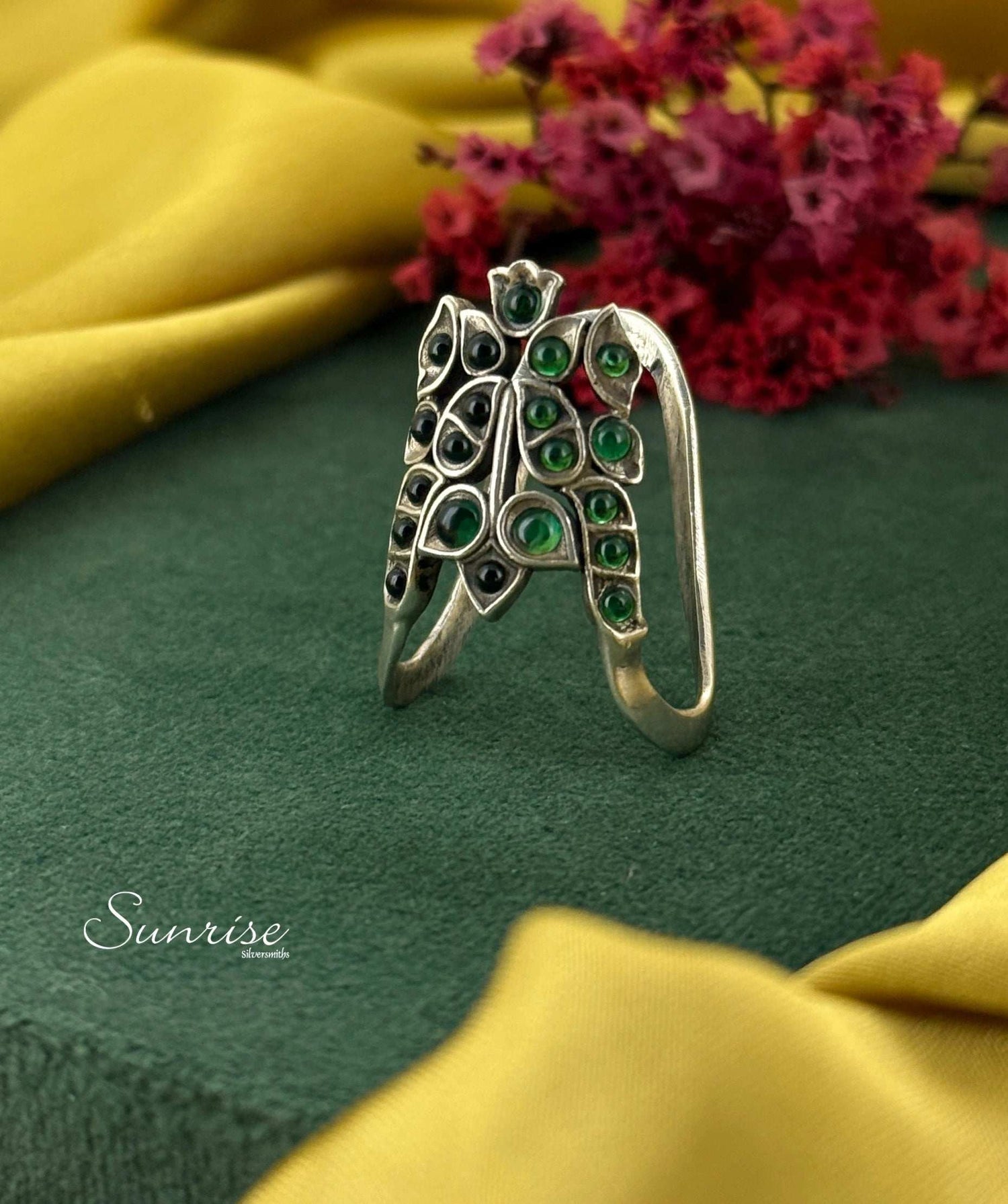 ANTIQUE GREEN VANKI RING