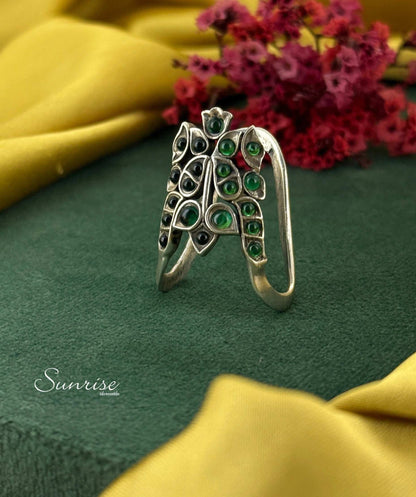 ANTIQUE GREEN VANKI RING