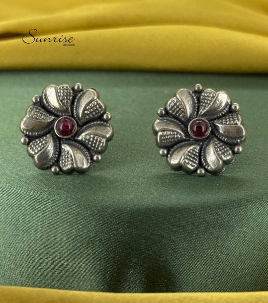 OXIDISED STUDS