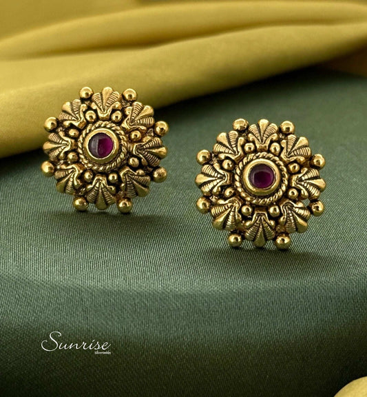 TRADITIONAL STUDS
