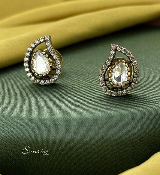 MOISSANITE STUDS
