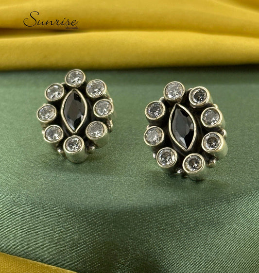FANCY OXI STUDS