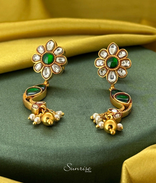 FLORAL HANGING EARRINGS