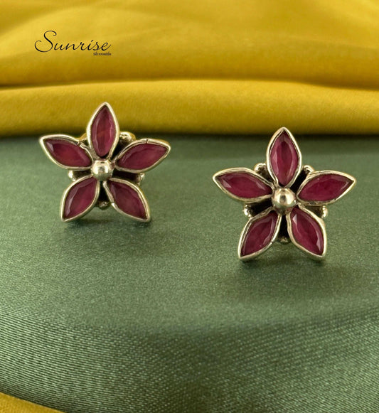 FLORAL OXI STUDS