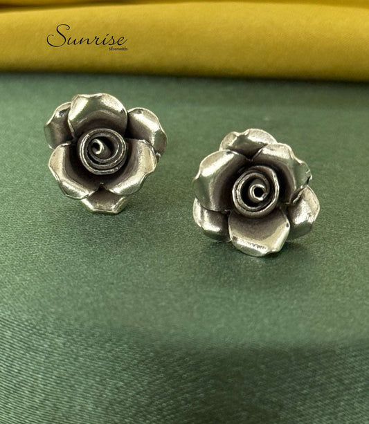 ROSE STUDS