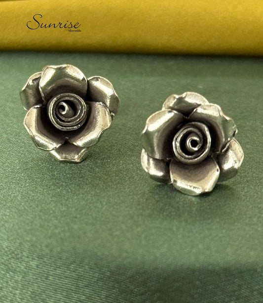 ROSE STUDS