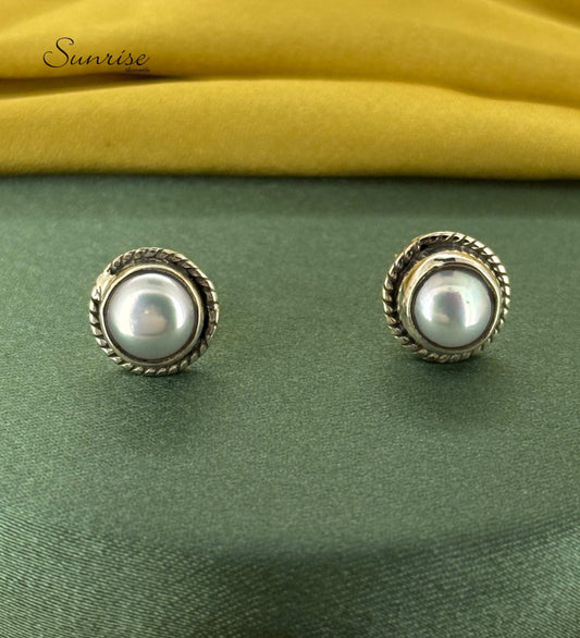 PEARL  STUDS