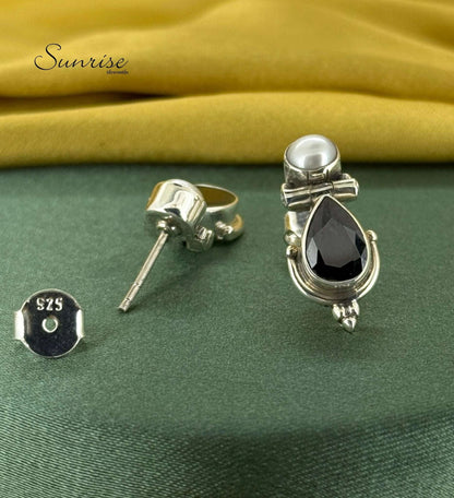 PEARL  TEARDROP STUDS