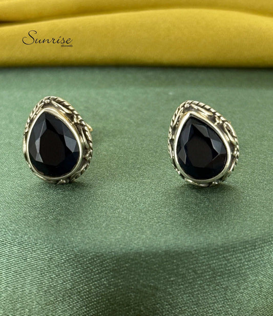 NAVY BLUE OXI STUDS