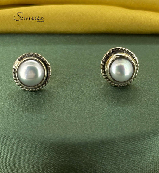 PEARL  STUDS