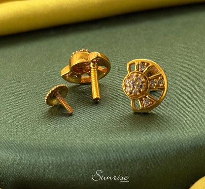TRENDY STUDS
