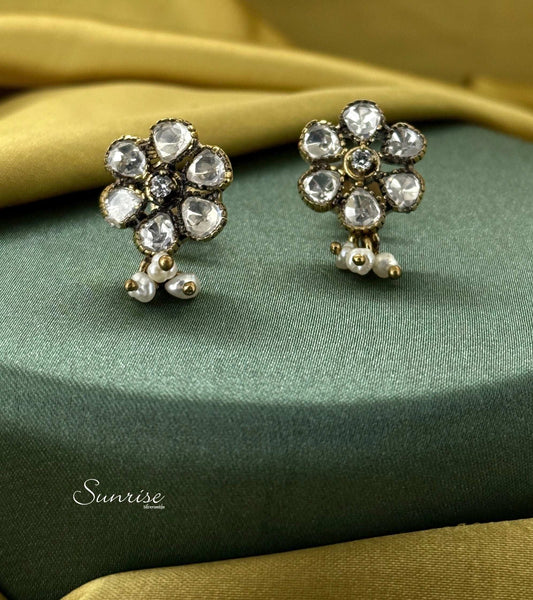 MOISSANITE STUDS