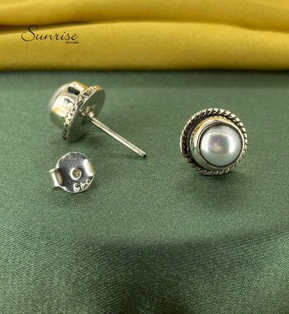 PEARL  STUDS