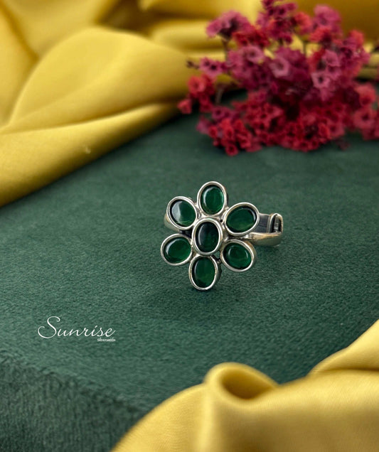GREEN STONE FLOWER RING