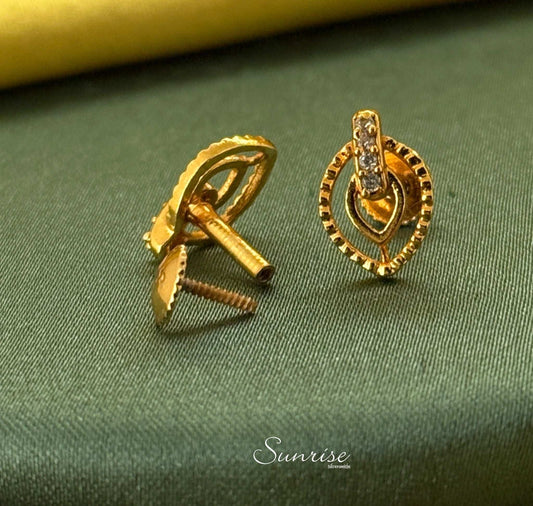 TRENDY STUDS