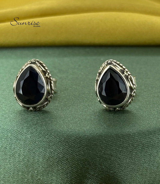 NAVY BLUE OXI STUDS