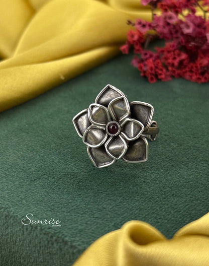 FLORAL OXIDISED RING