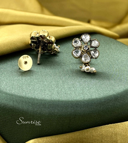 MOISSANITE STUDS
