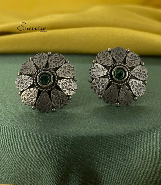 OXIDISED STUDS