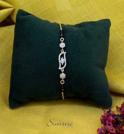 BLACK BEAD  BRACELET