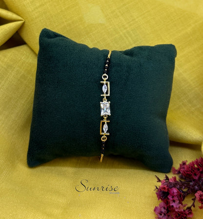 BLACK BEAD BRACELET