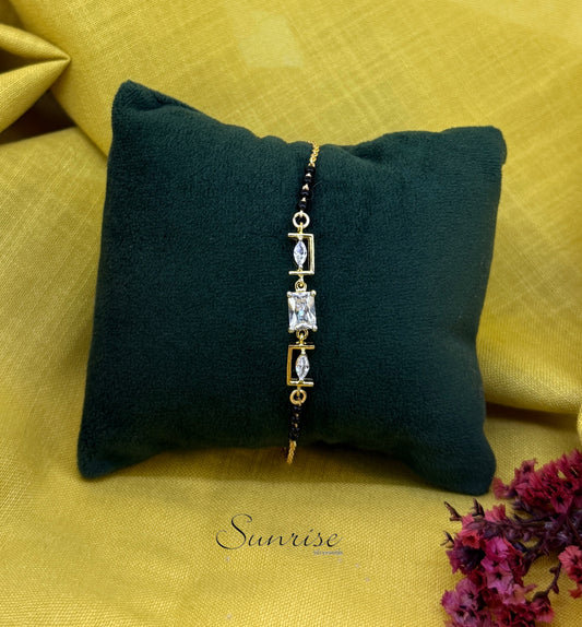 BLACK BEAD BRACELET