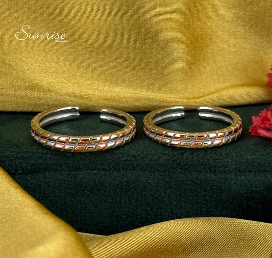 TWO TONE TOE RINGS