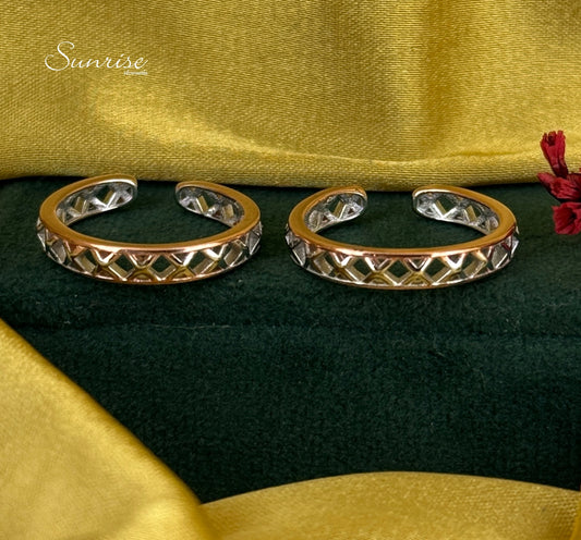 TWO TONE TOE RINGS