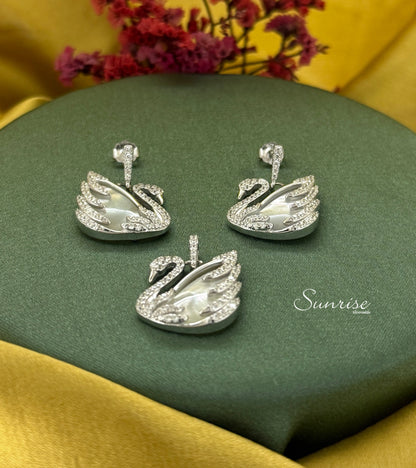 SWAN PENDANT SET