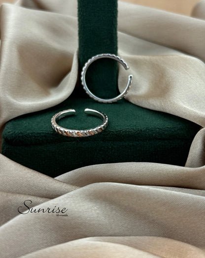 TWO TONE BAND TOE RINGS