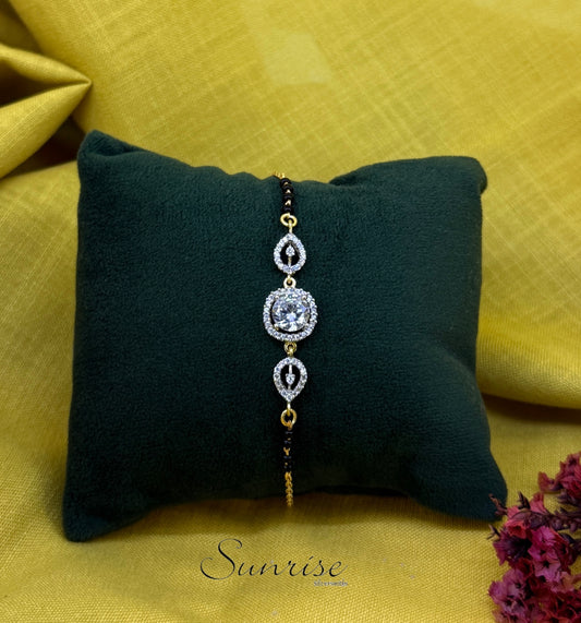 BLACK BEAD BRACELET