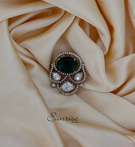 VICTORIAN BROOCH