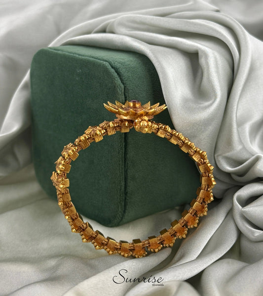 FLORAL  KADA