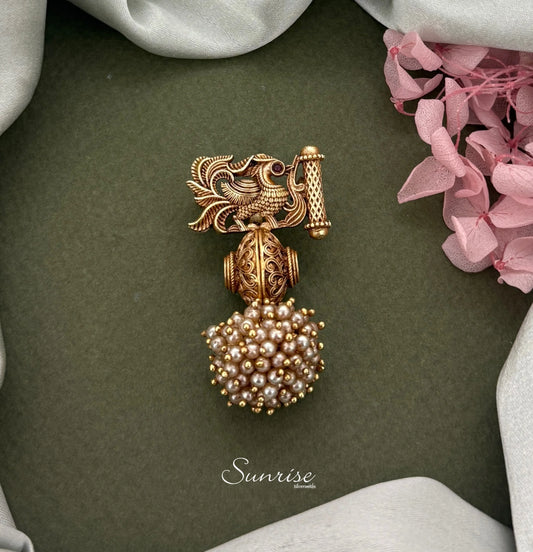 PEACOCK PEARL PENDANT