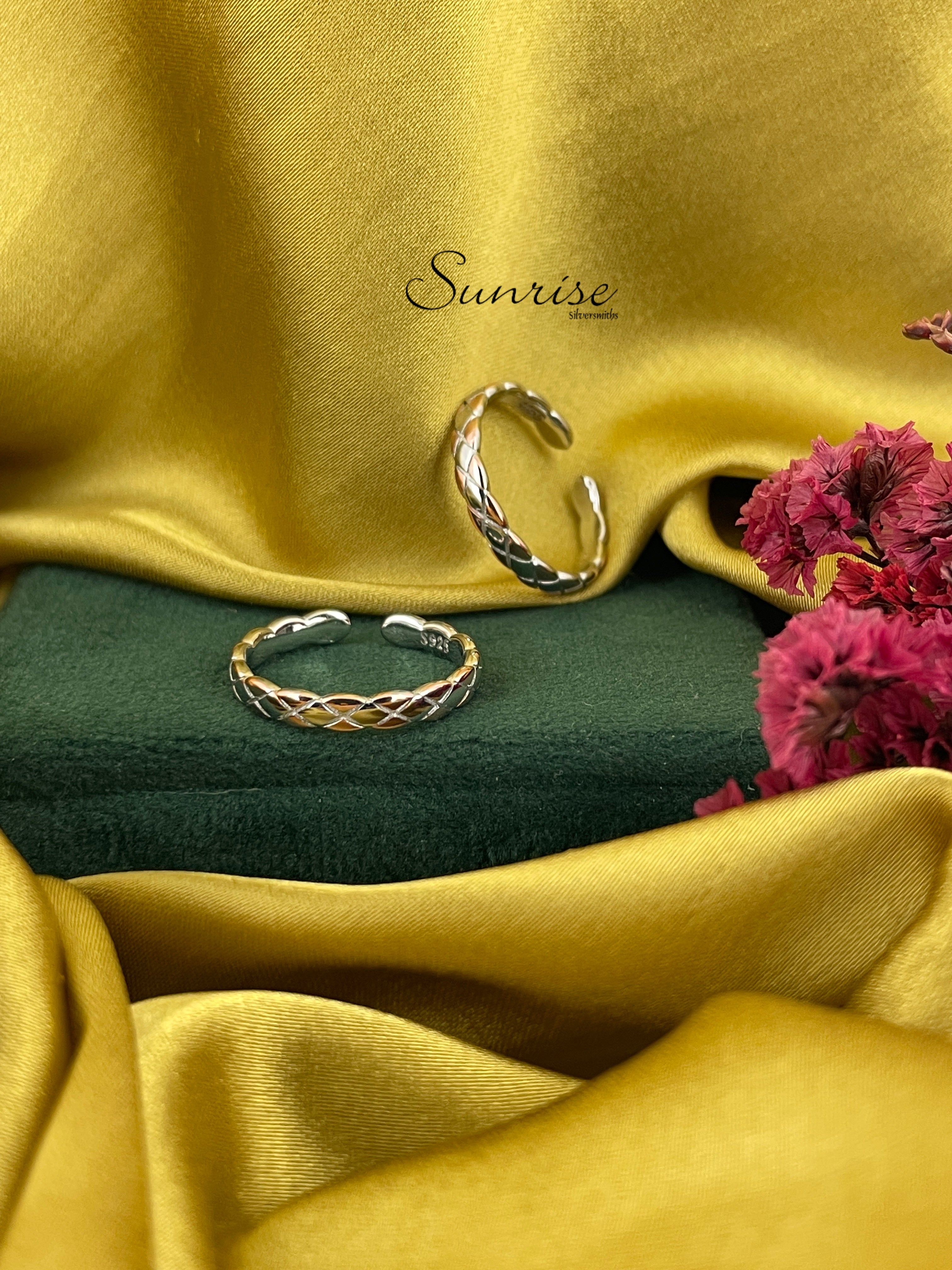 TWO TONE TOERINGS – Sunrise Silversmiths