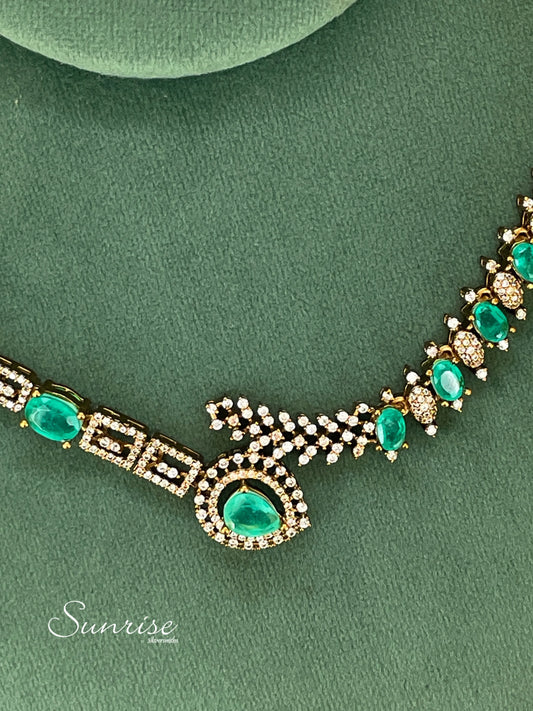 RUSSI GREEN GP  NECKLACE