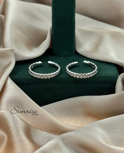 FANCY TOE RINGS