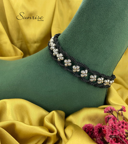 FOUR PETAL ADJUTABLE ANKLET