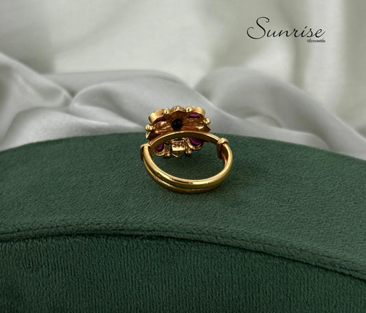RED ANTIQUE FINGER RING