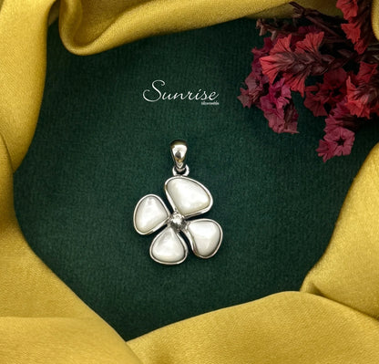 MOP FLORAL PENDANT