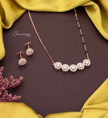 FLORAL ROSE GOLD NECKLACE