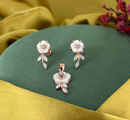 ROSE GOLD FLORAL PENDANT SET